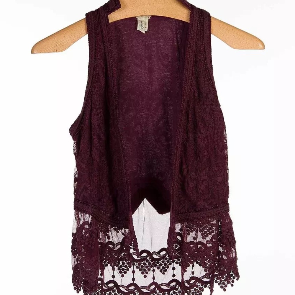 Gimmicks by BKE Vest Tank